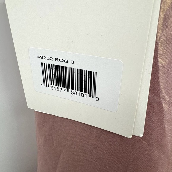 Mac Duggal Iridescent One Shoulder Rosette Ball Gown Rose Gold Size 6 NWT - Picture 12 of 12